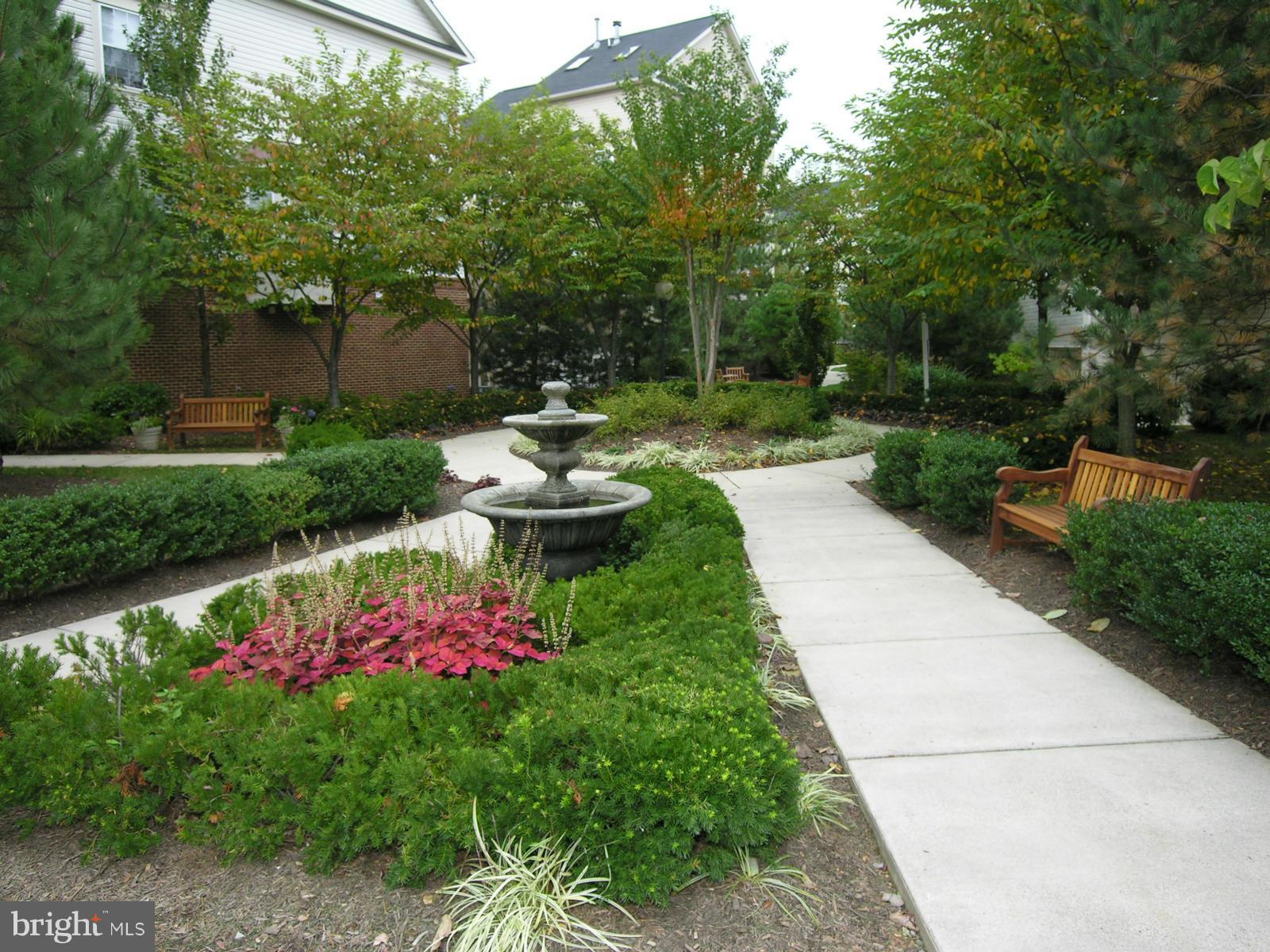 9425 Fields Road Gaithersburg, MD 20878 - Photo 27 of 30 Courtyard