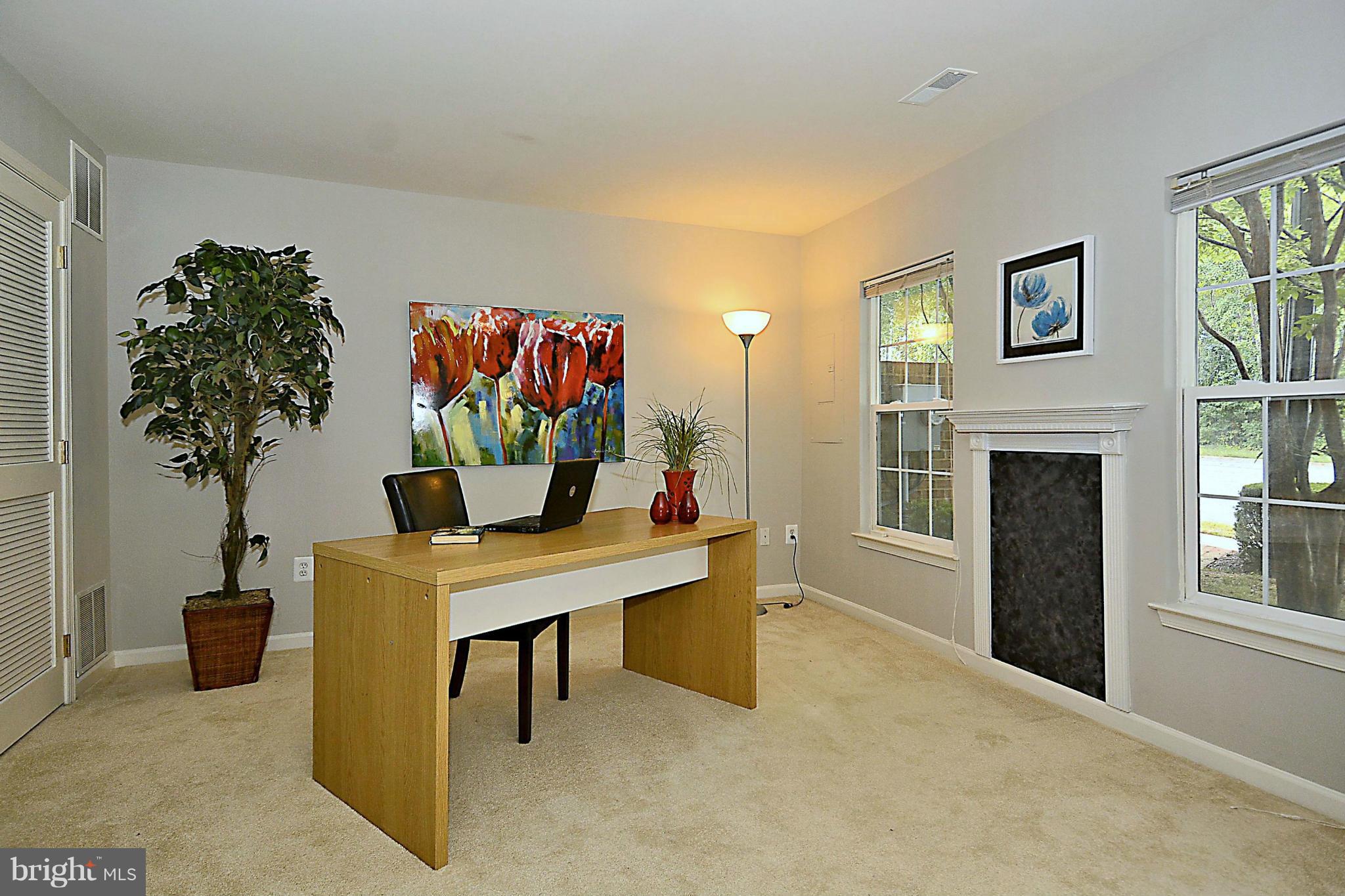 9425 Fields Road Gaithersburg, MD 20878 - Photo 4 of 30 Den/Study