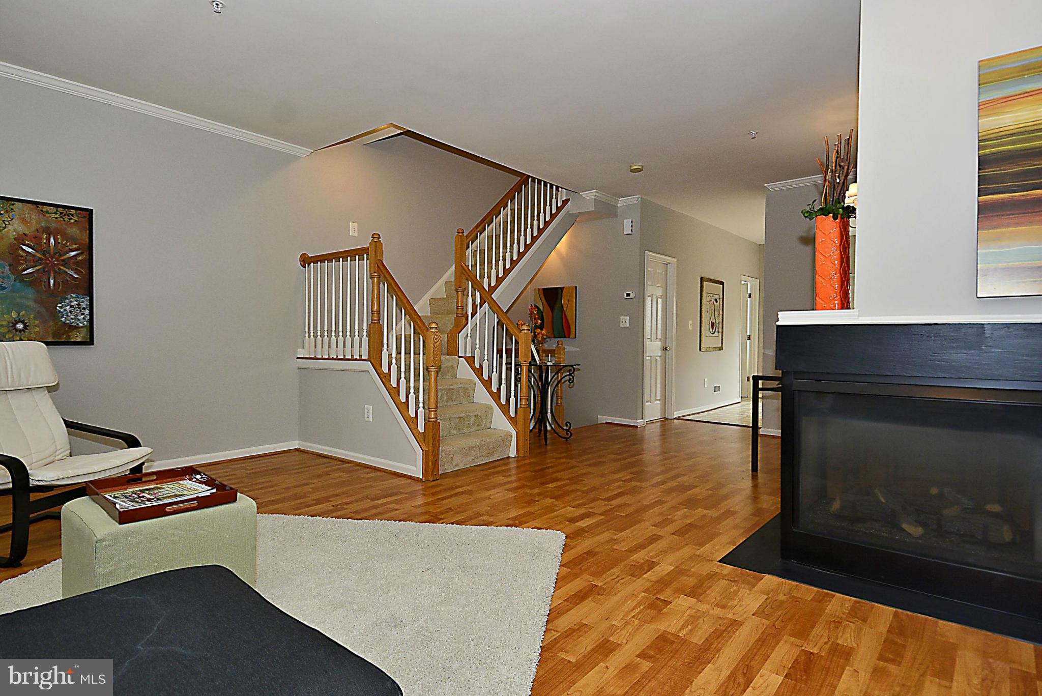 9425 Fields Road Gaithersburg, MD 20878 - Photo 8 of 30 Living Room