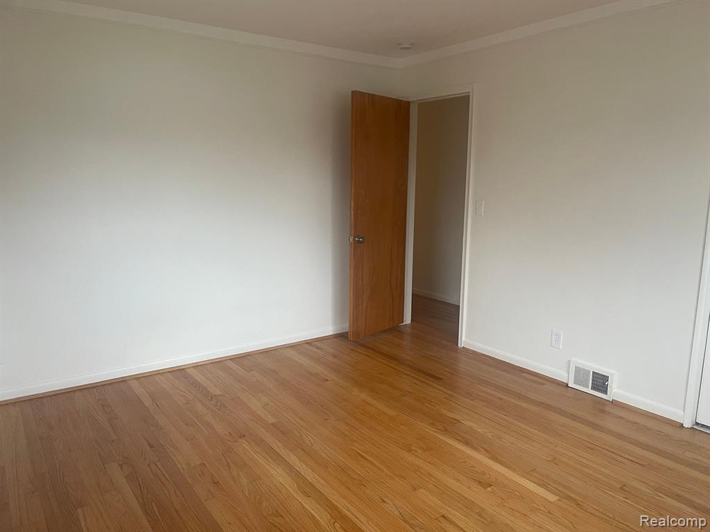 17431 Wick Road Allen Park, MI 48101 - Photo 10 of 23