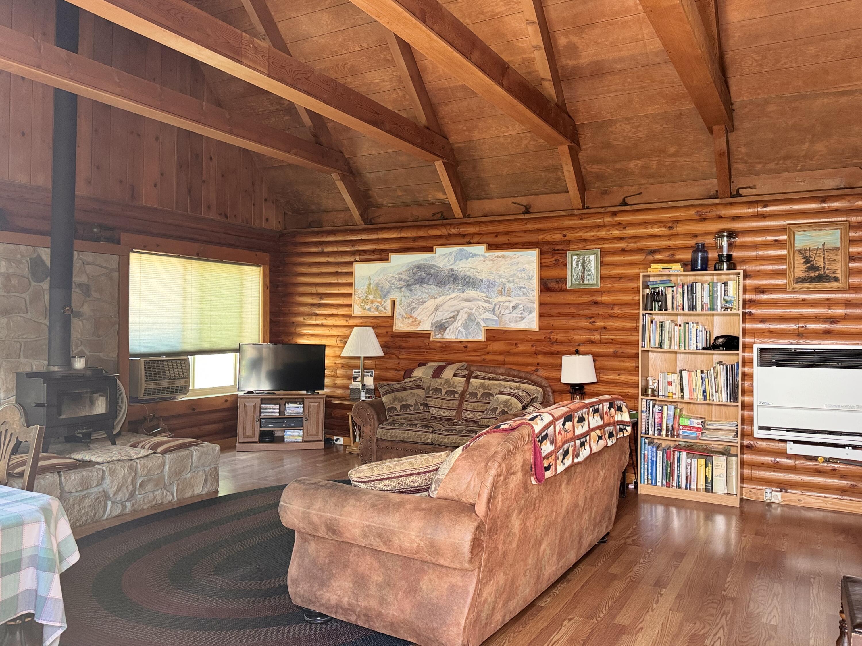 51911 Hogback Miramonte, CA 93641 - Photo 8 of 49 a bedroom with furniture and wooden floor