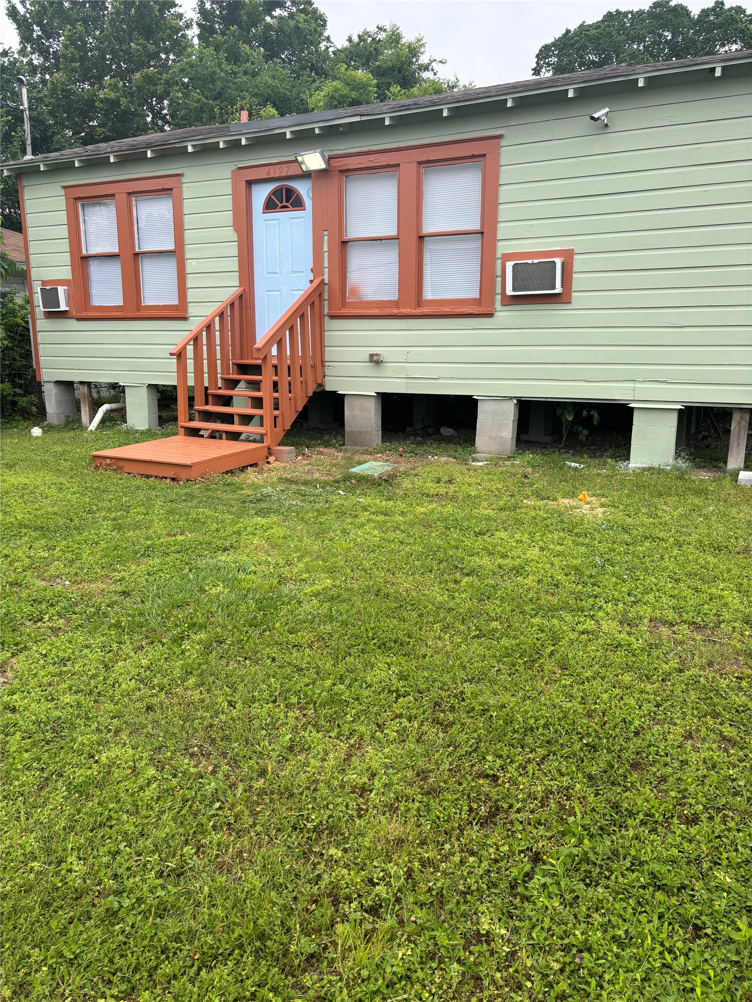 4127 Yale Street Houston, TX 77018 - Photo 2 of 14