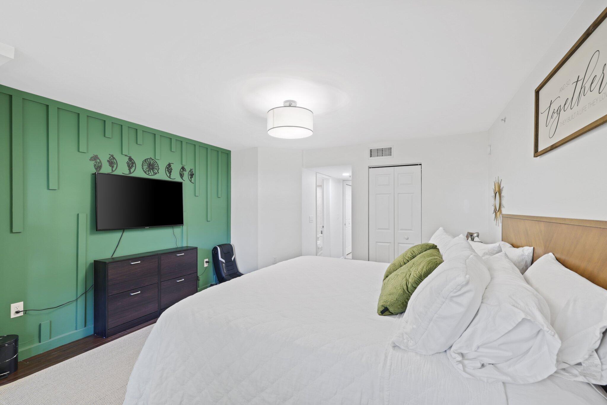 3143 Clint Moore Road, Unit 107 Boca Raton, FL 33496 - Photo 20 of 40 Accent Wall