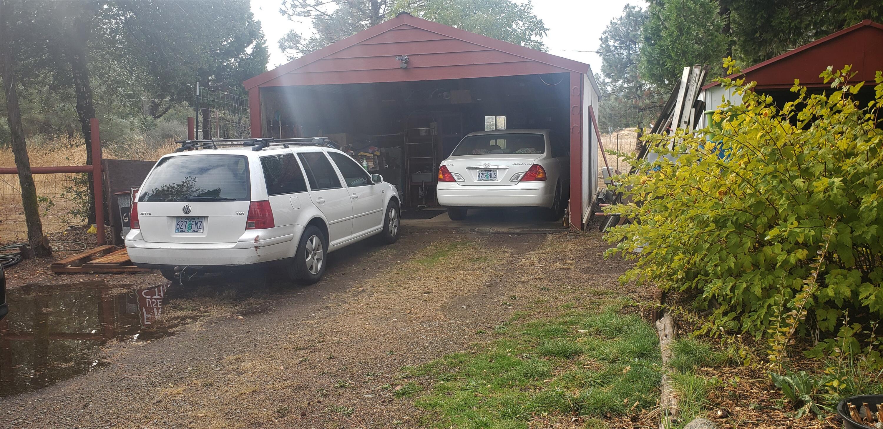 280 Turner Road Cave Junction, OR 97523 - Photo 6 of 38 Front view of Garage, close to home.