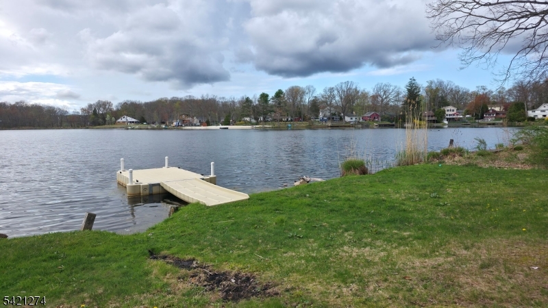 95 Wildwood Road Oak Ridge, NJ 07438 - Photo 3 of 7