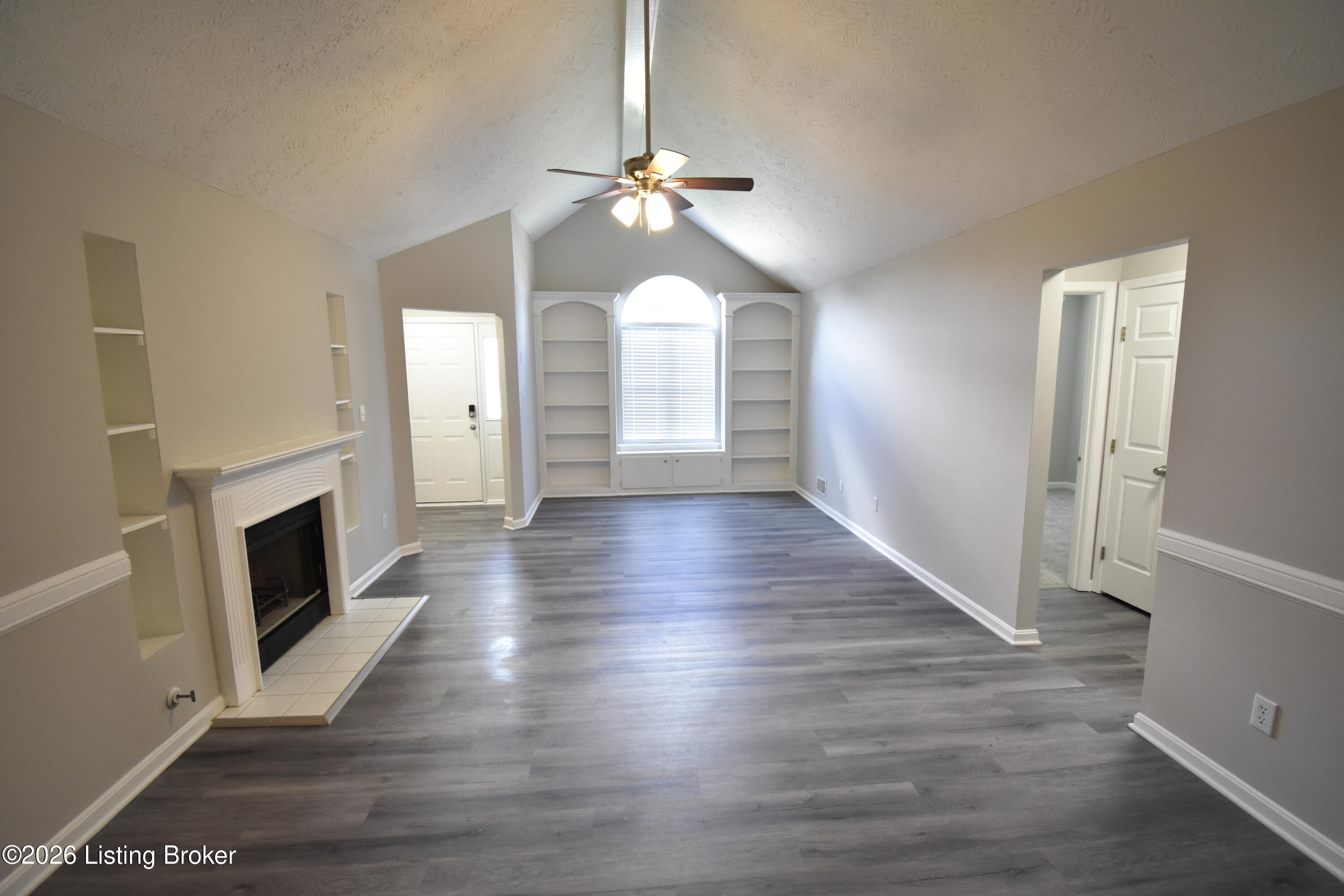 10306 Vantage Road Jeffersontown, KY 40299 - Photo 4 of 29 #4