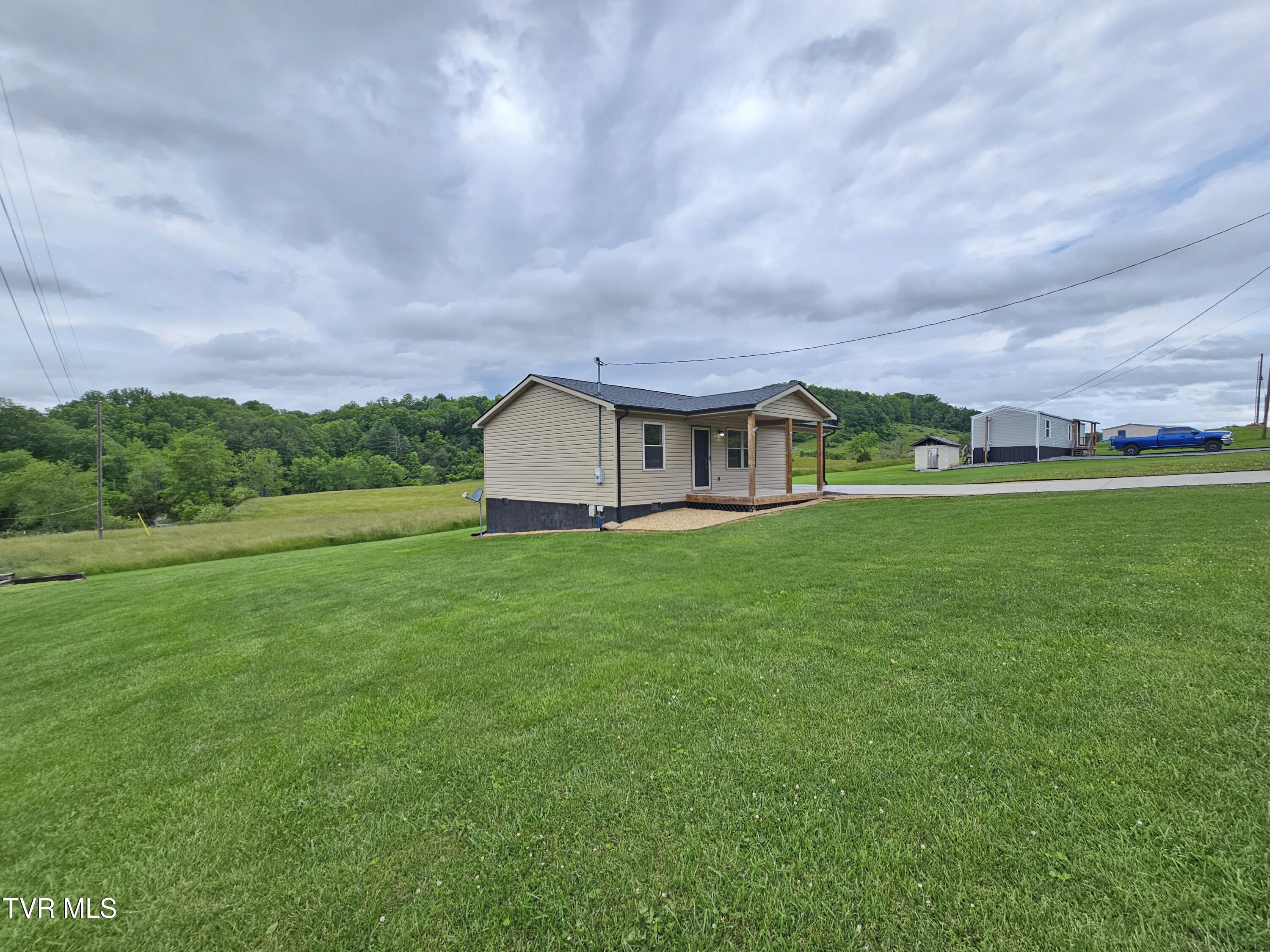 27337 Rich Valley Road Meadowview, VA 24361 - Photo 2 of 36 20250527_135211