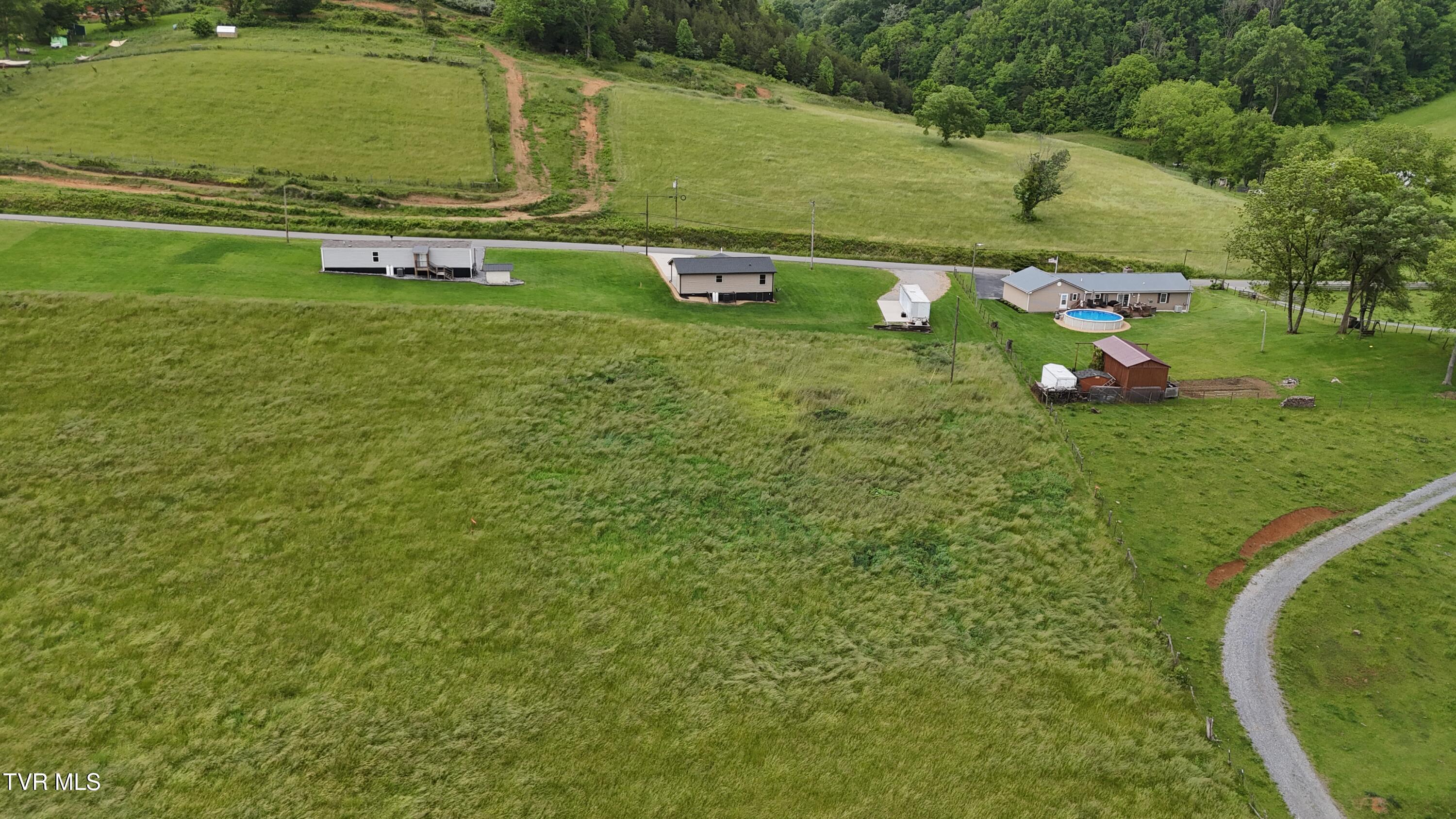 27337 Rich Valley Road Meadowview, VA 24361 - Photo 33 of 36 dji_fly_20250527_140818_0023_17483782886