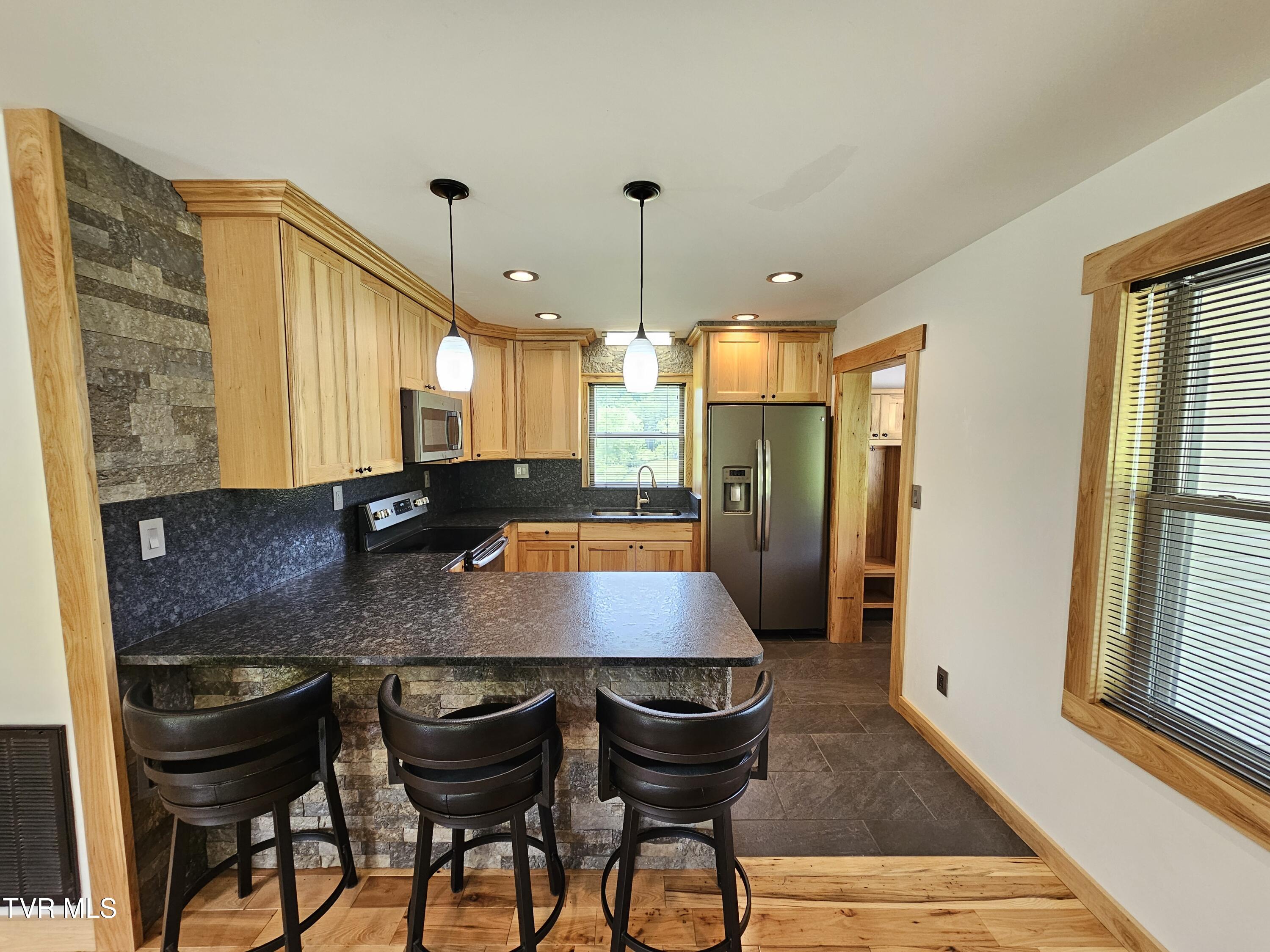 27337 Rich Valley Road Meadowview, VA 24361 - Photo 8 of 36 20250527_134644