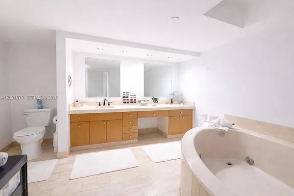 $4,100 | 19707 Turnberry Way, Unit 6L, Aventura, FL 33180