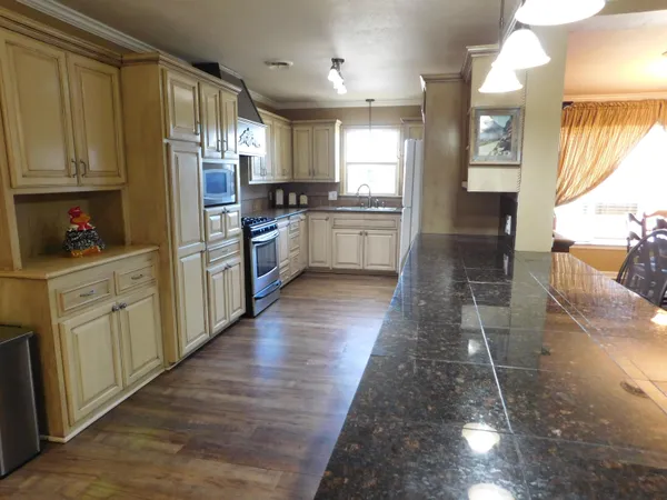 $369,900 | 1711 West Ave F, Muleshoe, TX 79347