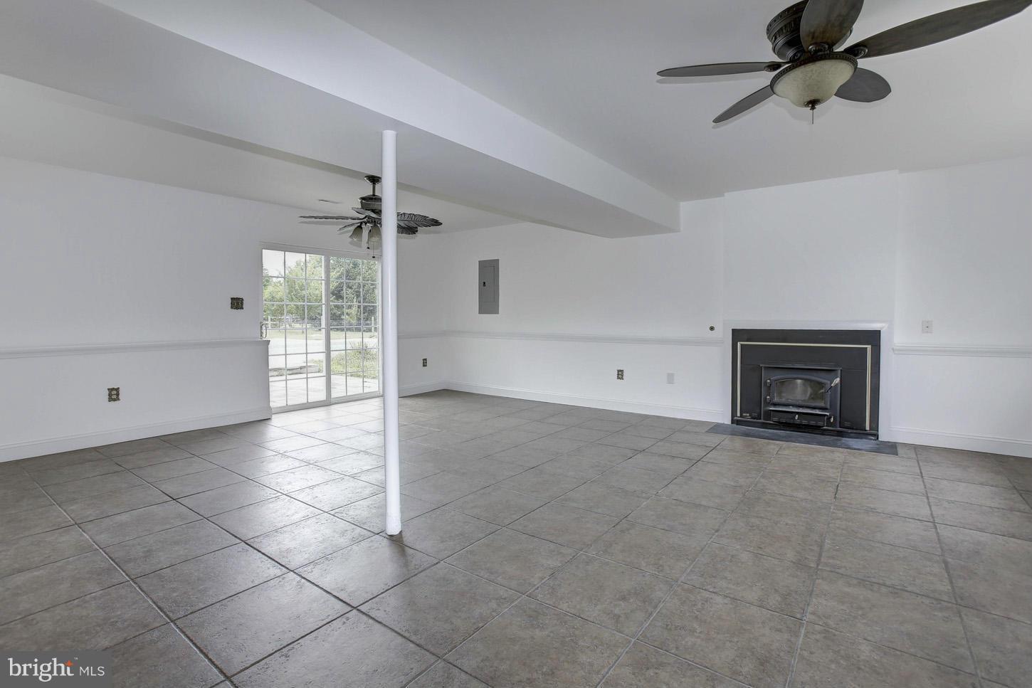 16 Indian Point Road Stafford, VA 22554 - Photo 12 of 25 Family Room