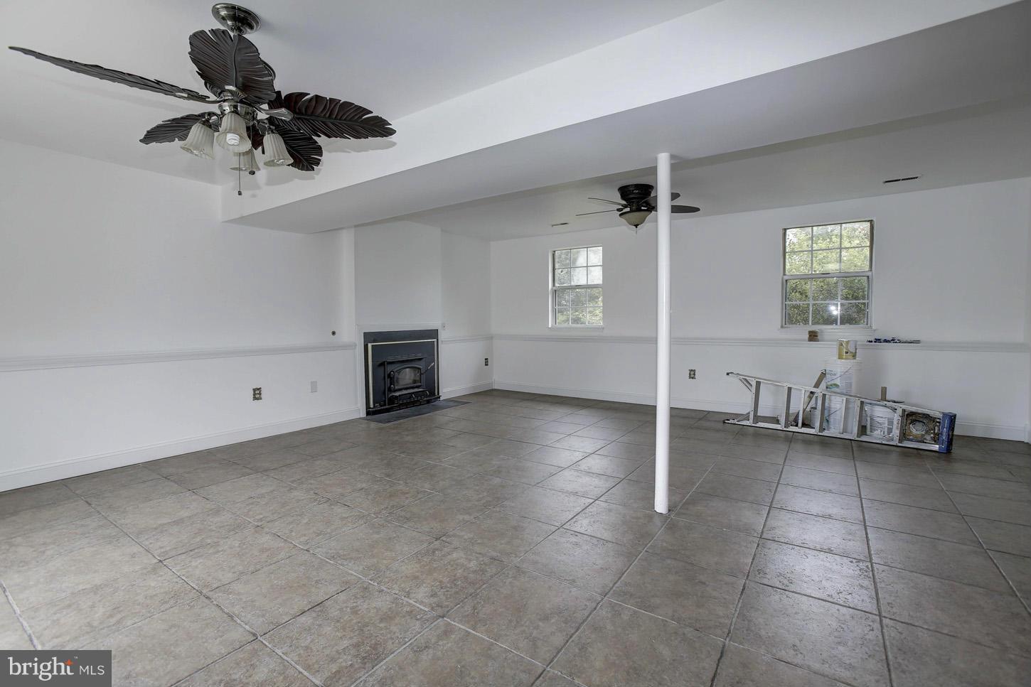 16 Indian Point Road Stafford, VA 22554 - Photo 14 of 25 Family Room