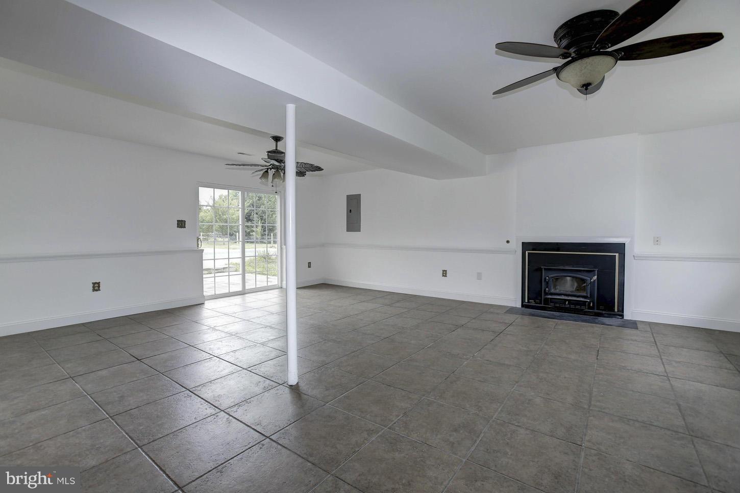 16 Indian Point Road Stafford, VA 22554 - Photo 16 of 25 Family Room