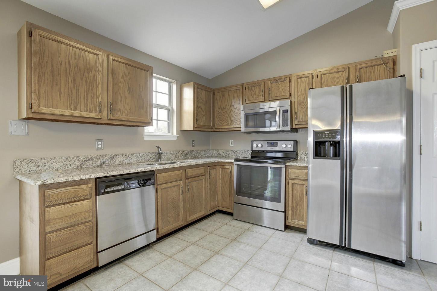 16 Indian Point Road Stafford, VA 22554 - Photo 7 of 25 Kitchen