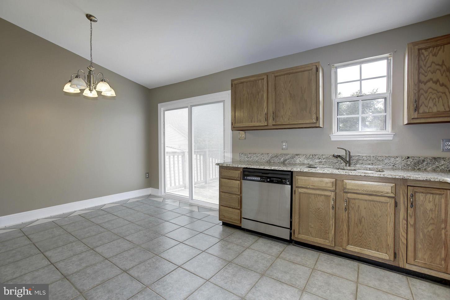 16 Indian Point Road Stafford, VA 22554 - Photo 9 of 25 Kitchen