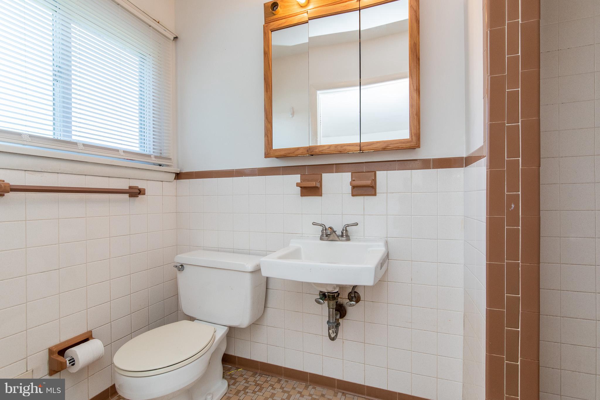 1716 Hanson Road Edgewood, MD 21040 - Photo 19 of 33 Master Bath