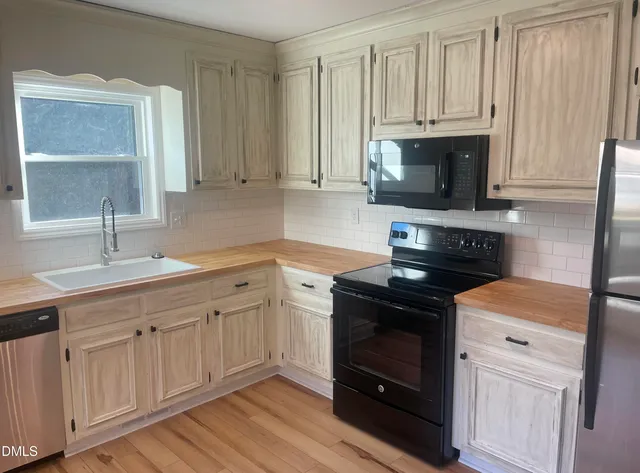 $325,000 | 131 Clancy Circle, Cary, NC 27511