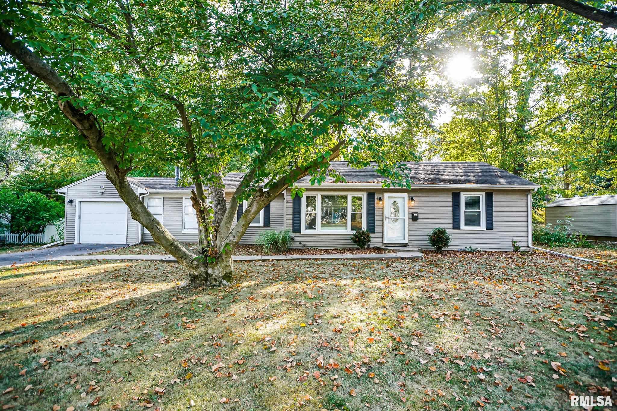 324 West Stonegate Road Peoria, IL 61614 - Photo 1 of 33 Gallery Image 1