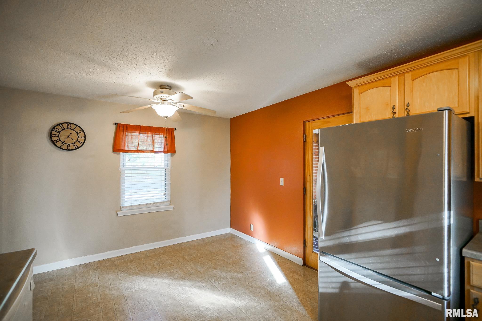324 West Stonegate Road Peoria, IL 61614 - Photo 12 of 33 Gallery Image 12