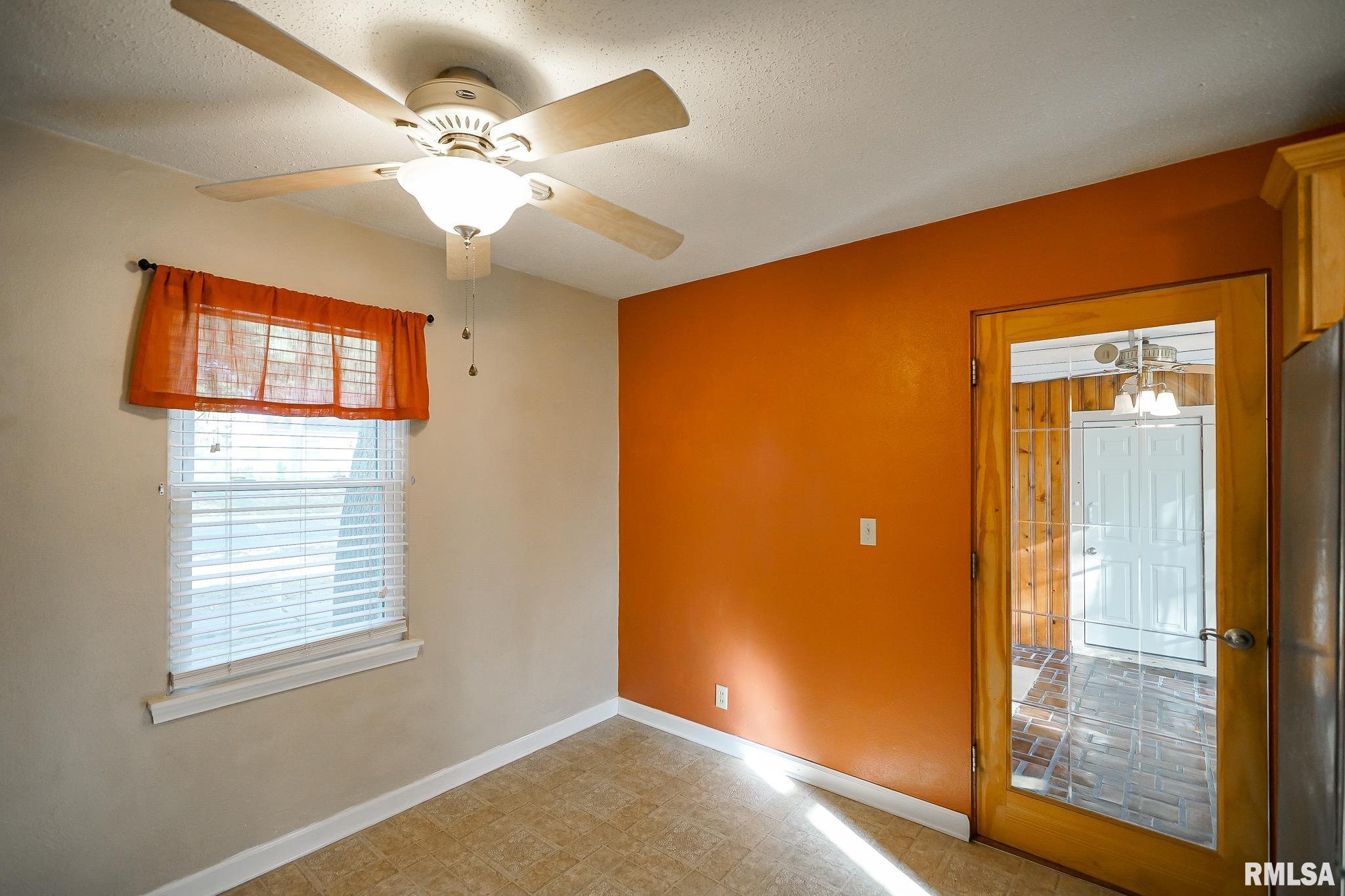 324 West Stonegate Road Peoria, IL 61614 - Photo 14 of 33 Gallery Image 14