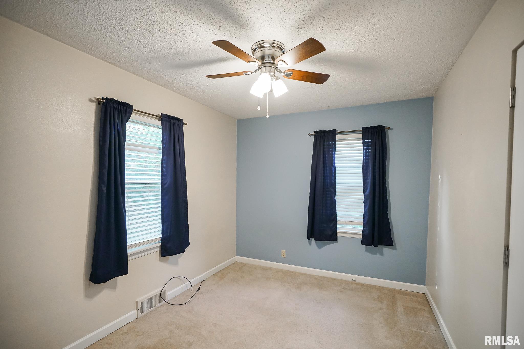 324 West Stonegate Road Peoria, IL 61614 - Photo 17 of 33 Gallery Image 17