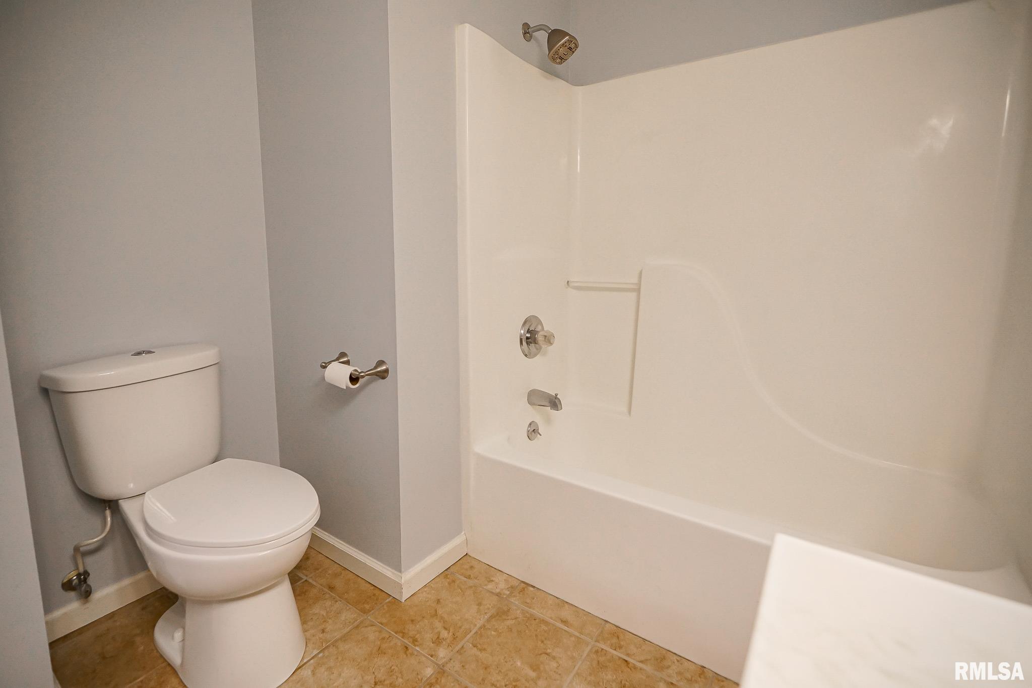 324 West Stonegate Road Peoria, IL 61614 - Photo 21 of 33 Gallery Image 21