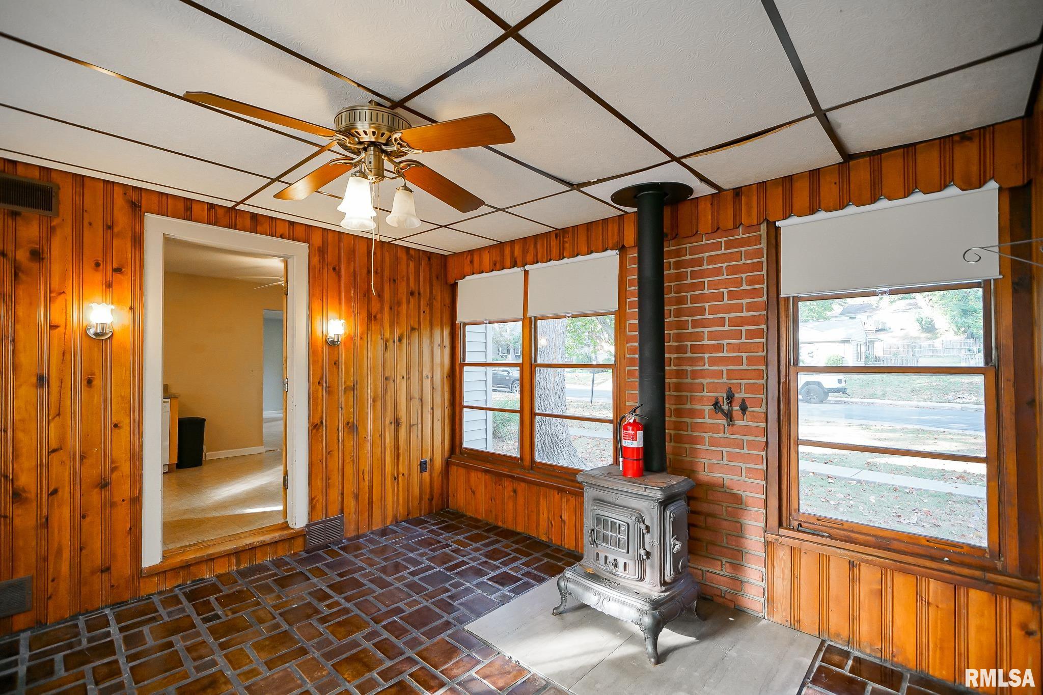 324 West Stonegate Road Peoria, IL 61614 - Photo 26 of 33 Gallery Image 26