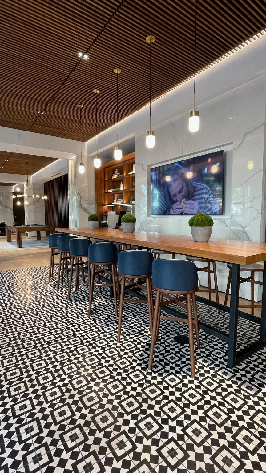 160 Birdsall Street, Unit 2313 Houston, TX 77007 - Photo 32 of 36 a outdoor space with chairs