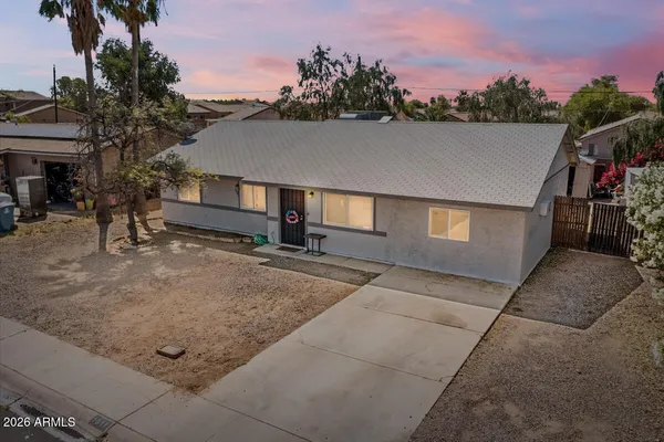 $335,000 | 1011 West 5th Avenue, Apache Junction, AZ 85120