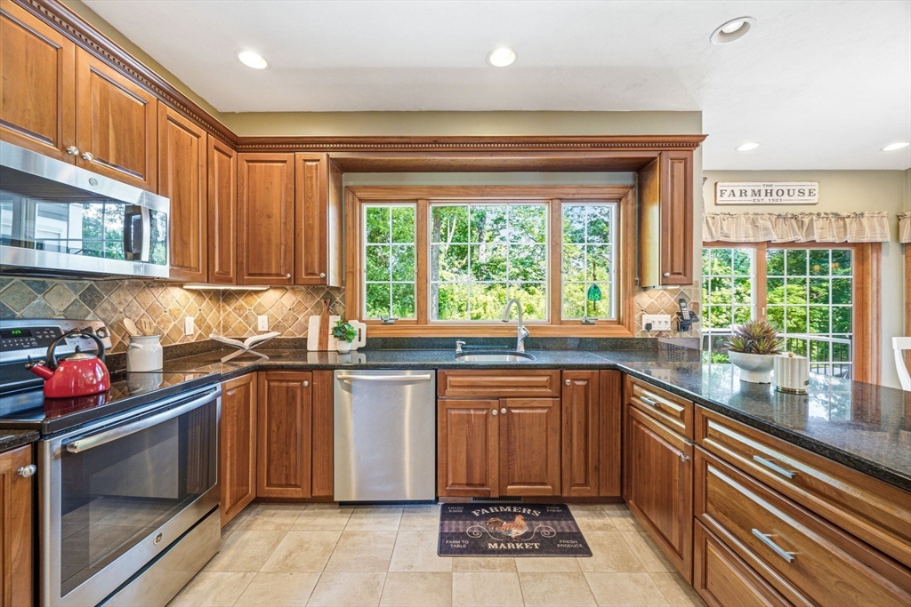 5 Cobb Lane Littleton, MA 01460 - Photo 9 of 41