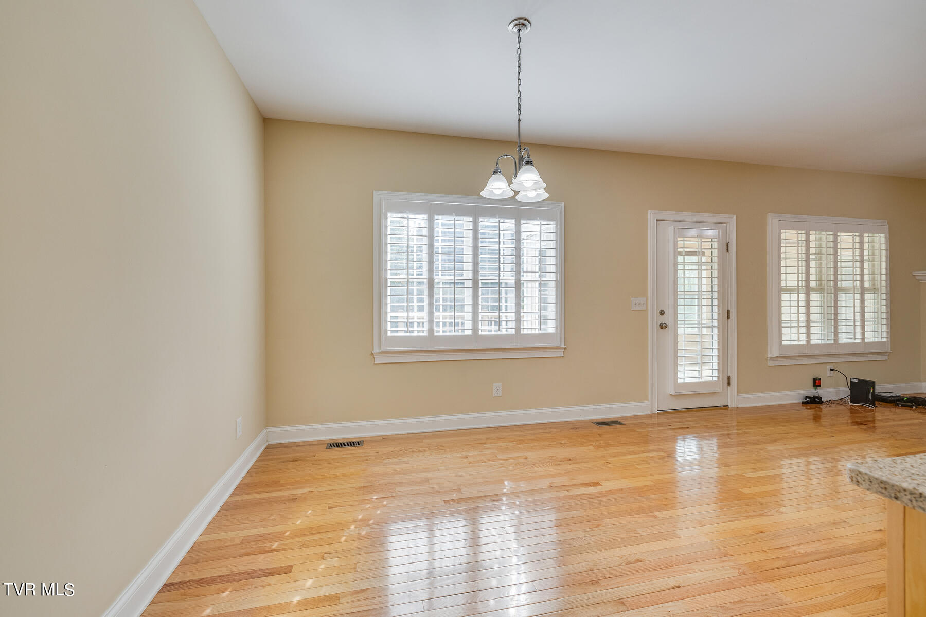 2913 Greenline Road Johnson City, TN 37604 - Photo 11 of 44 011