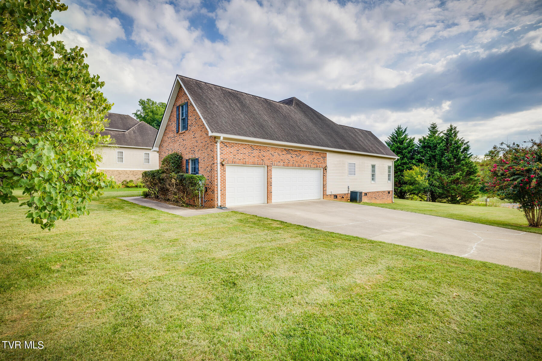 2913 Greenline Road Johnson City, TN 37604 - Photo 3 of 44 003