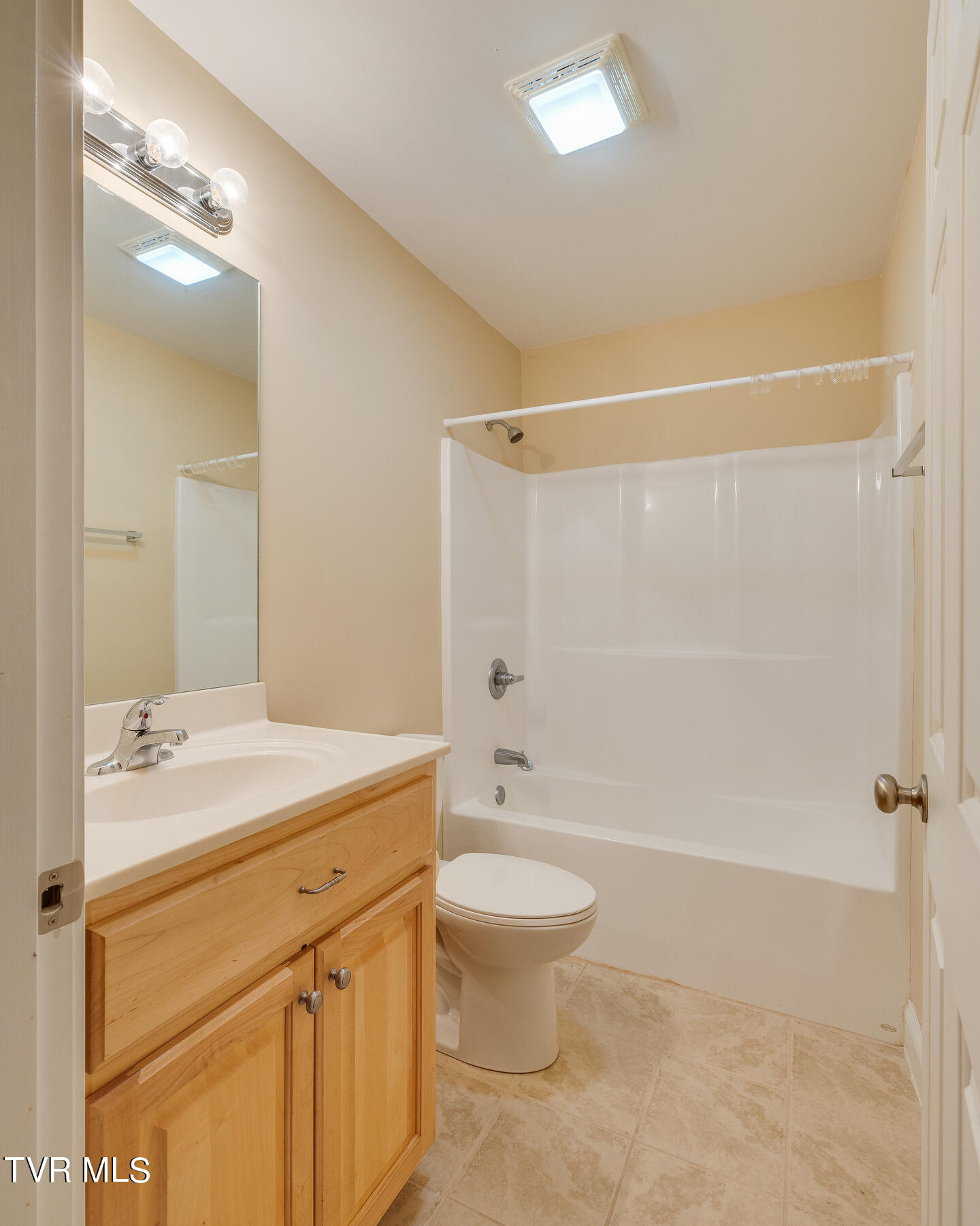 2913 Greenline Road Johnson City, TN 37604 - Photo 37 of 44 038