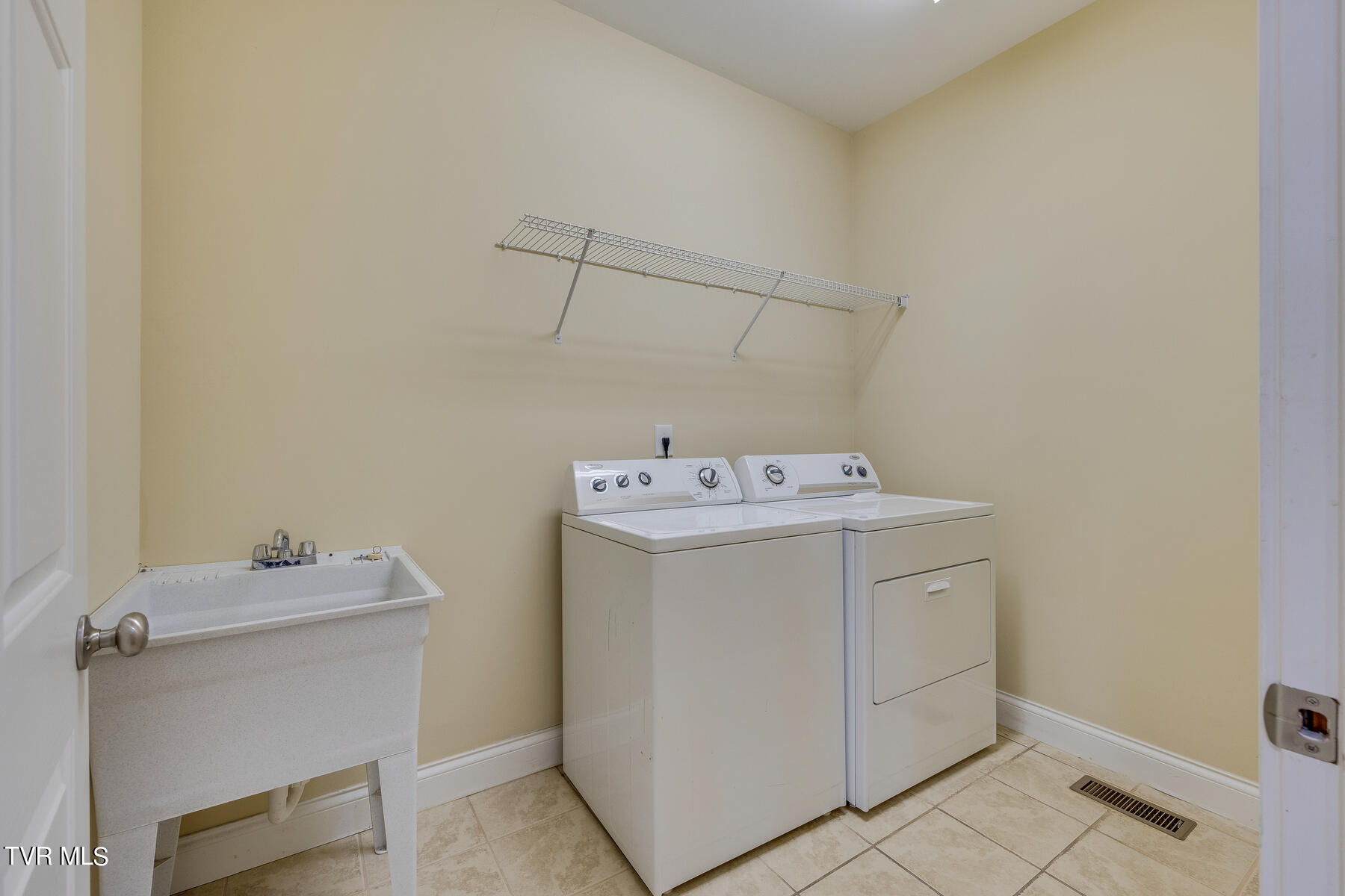 2913 Greenline Road Johnson City, TN 37604 - Photo 40 of 44 039