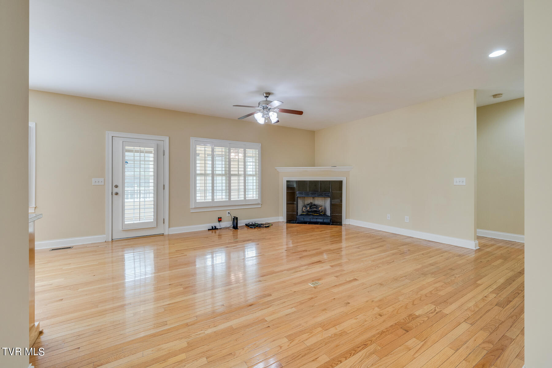 2913 Greenline Road Johnson City, TN 37604 - Photo 6 of 44 006