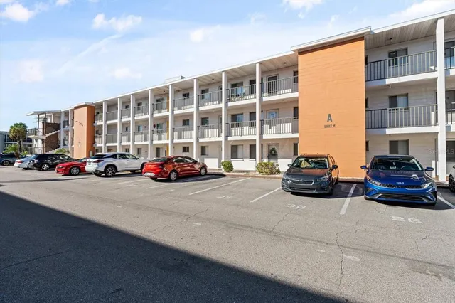 $99,000 | 5902 Garden Lane, Unit A24, Bradenton, FL 34207