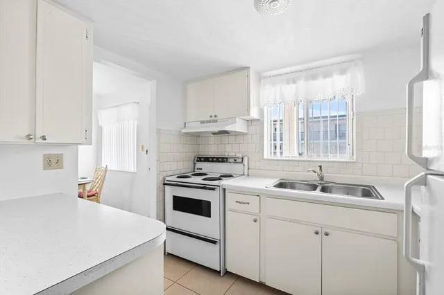 $99,000 | 5902 Garden Lane, Unit A24, Bradenton, FL 34207