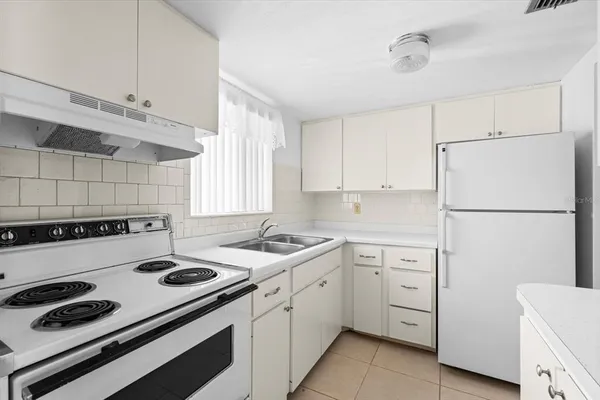 $94,999 | 5902 Garden Lane, Unit A24, Bradenton, FL 34207