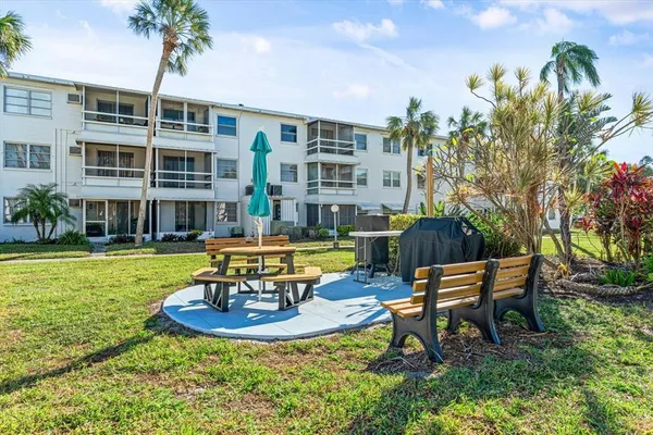$94,999 | 5902 Garden Lane, Unit A24, Bradenton, FL 34207
