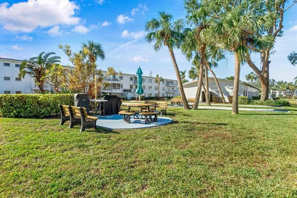 $94,999 | 5902 Garden Lane, Unit A24, Bradenton, FL 34207