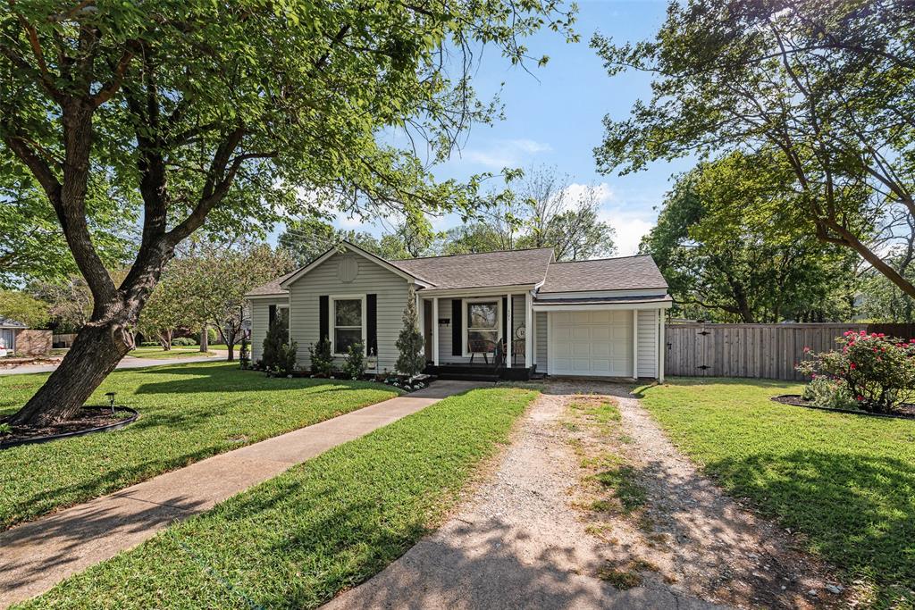 401 Elizabeth Street Terrell, TX 75160 - Photo 1 of 14