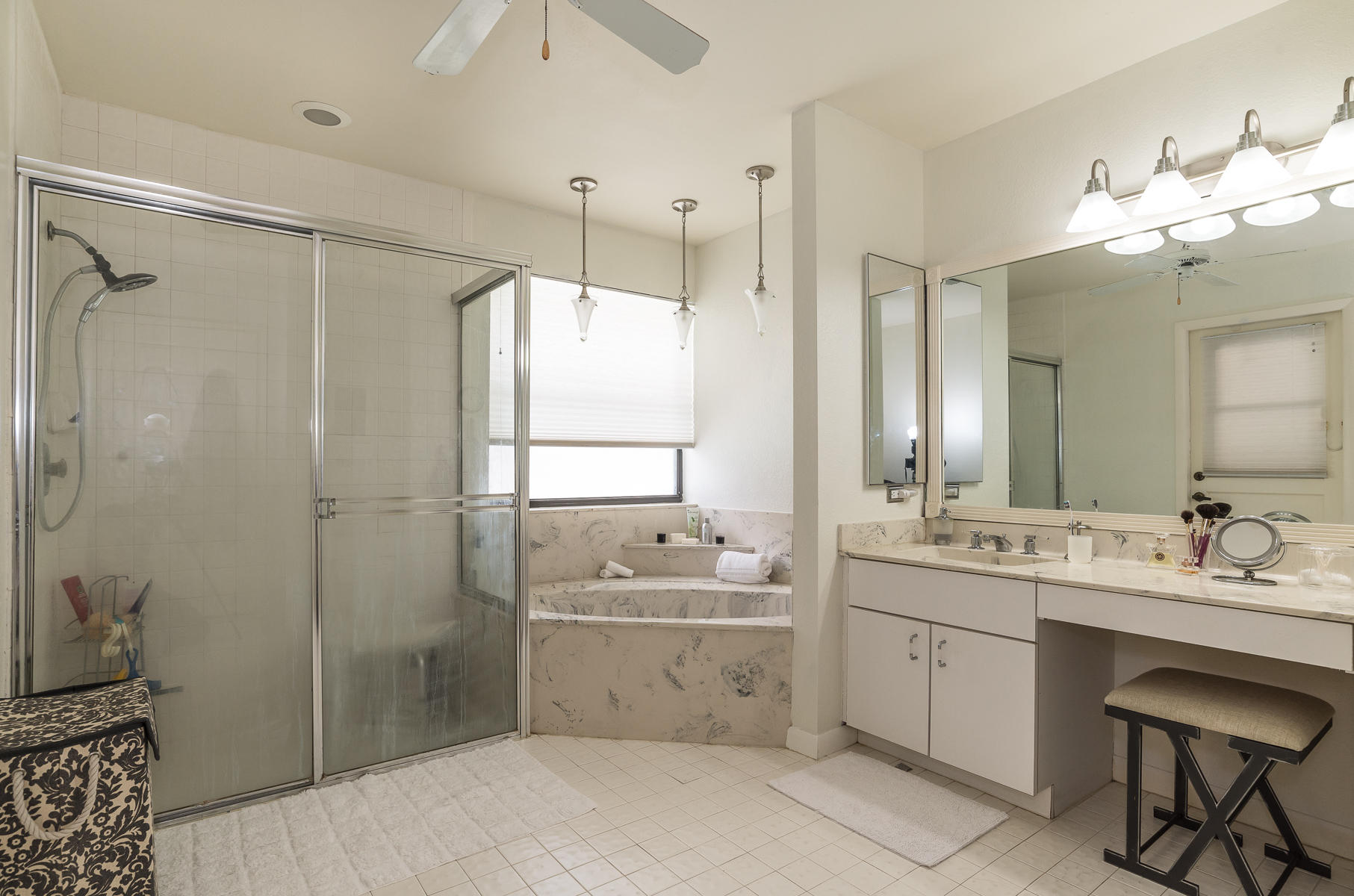 22118 Martella Avenue Boca Raton, FL 33433 - Photo 12 of 31 MASTER BATH