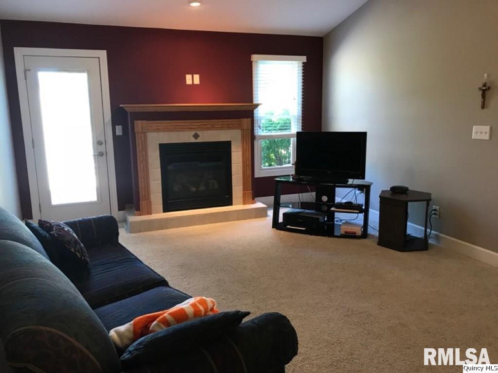 3970 Abbey Ridge Court Quincy, IL 62305 - Photo 3 of 12 Gallery Image 3