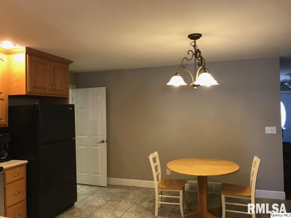 3970 Abbey Ridge Court Quincy, IL 62305 - Photo 6 of 12 Gallery Image 6