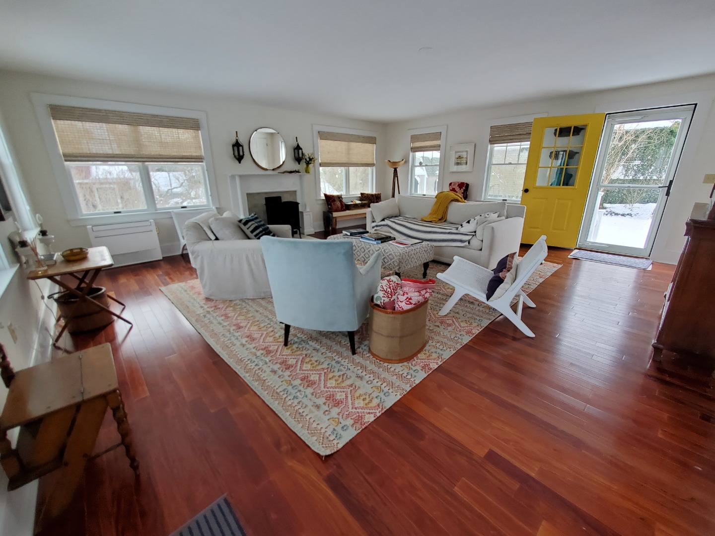 44 Edgartown Road Vineyard Haven, MA 02568 - Photo 2 of 17 http://d1qzqeyxiitrap.cloudfront.net/photos/38626/3149671f.jpg