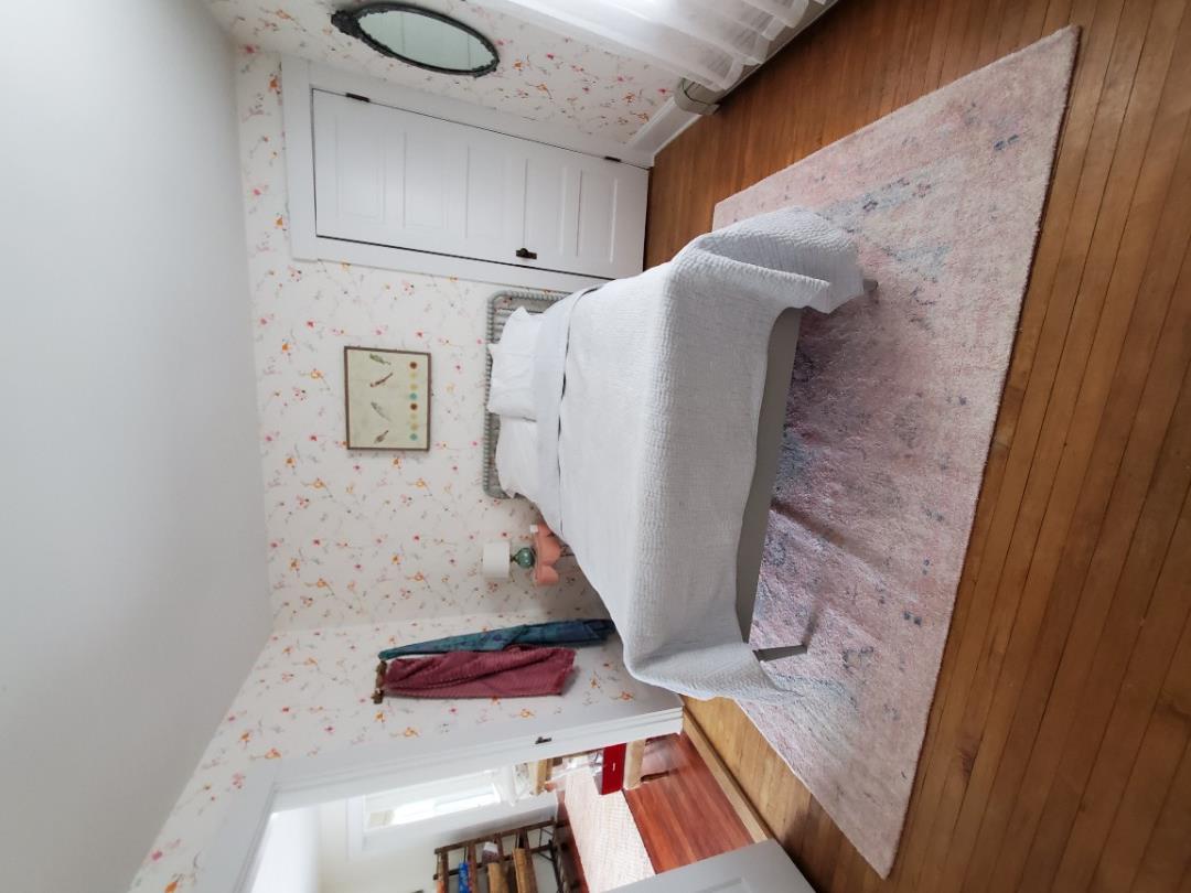 44 Edgartown Road Vineyard Haven, MA 02568 - Photo 9 of 17 http://d1qzqeyxiitrap.cloudfront.net/photos/38626/67b9e885.jpg