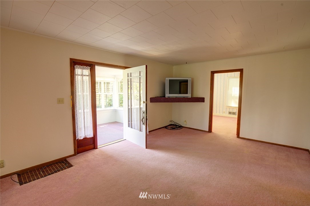 57 Monohon Landing Road Raymond, WA 98577 - Photo 5 of 30 Gallery Image 5