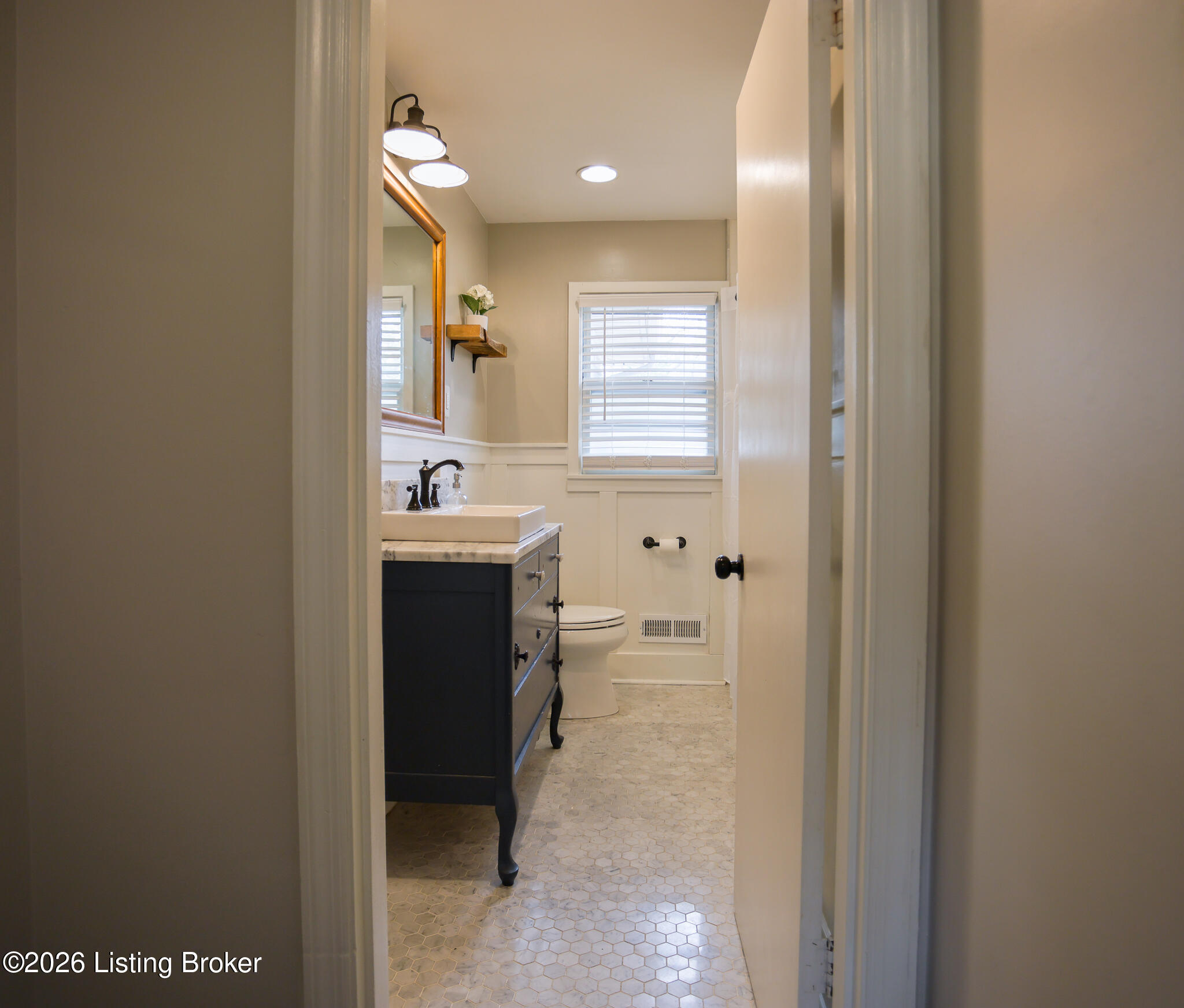 8920 Waltlee Road Louisville, KY 40291 - Photo 24 of 41 8920 Waltlee Rd-23