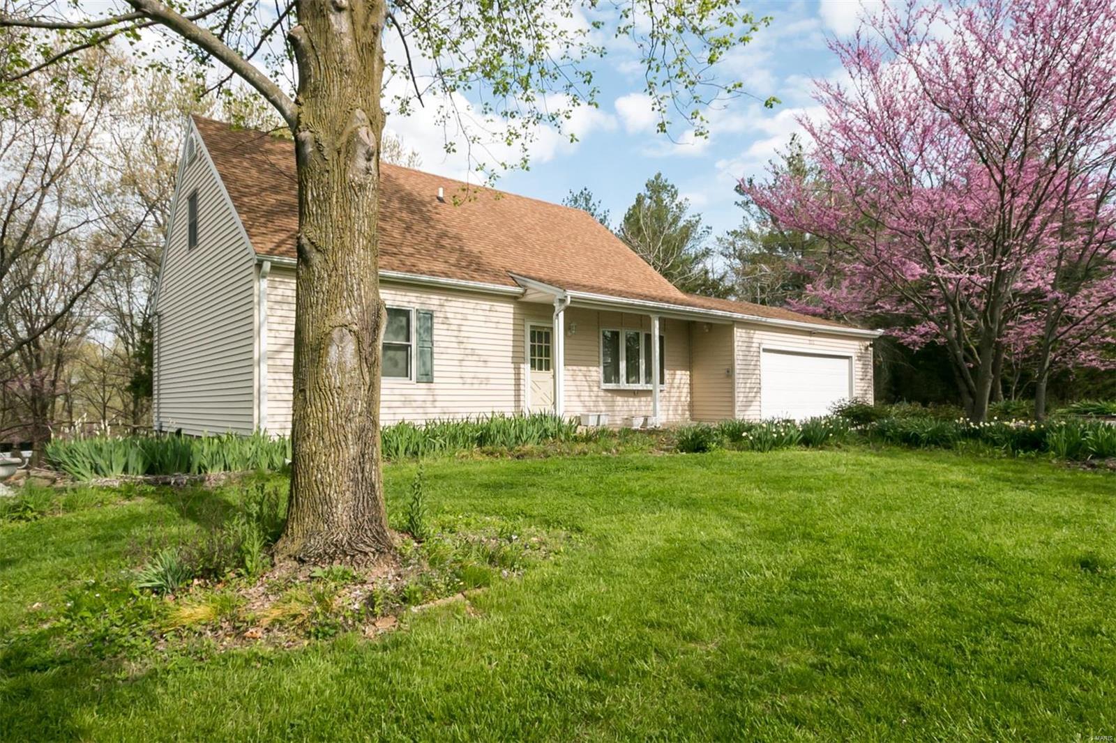711 Hill Castle Road Columbia, IL 62236 - Photo 3 of 31 Gallery Image 3